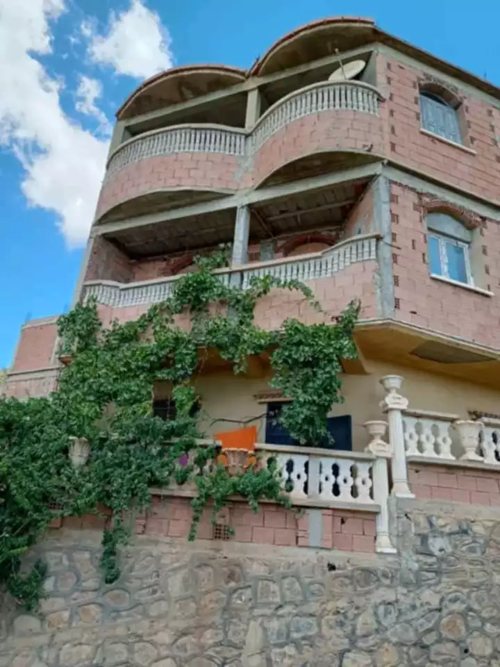 فيلا للبيع في مليانة 